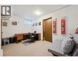 136 FAIRWAY Road N - 33