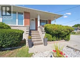 136 FAIRWAY Road N - 4