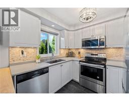 28 HOLLINRAKE Avenue - 17