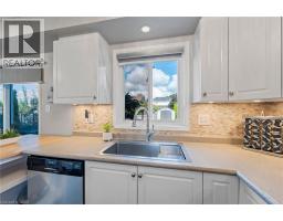 28 HOLLINRAKE Avenue - 18