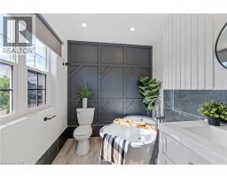 28 HOLLINRAKE Avenue - 25
