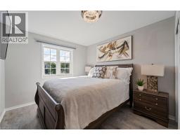 28 HOLLINRAKE Avenue - 34