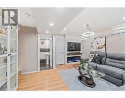 28 HOLLINRAKE Avenue - 37