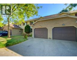 476 KINGSCOURT Drive UnitNo. 15 - 2