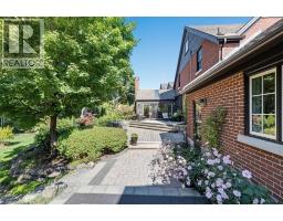 134 CLAREMONT Avenue - 37