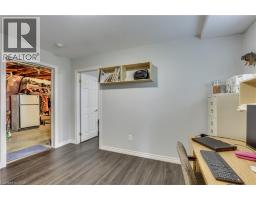 41 CHURCH Road W - 32