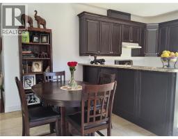 56 KELLY Drive - 12