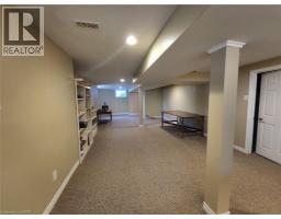 56 KELLY Drive - 32