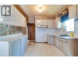 2795 VICTORIA Street N - 14