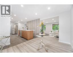 20 ROSENEATH Crescent - 11