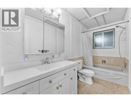 27 LOCKE Avenue - 20