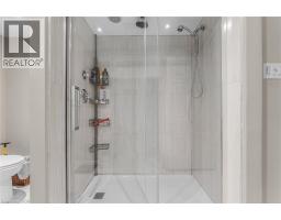 27 LOCKE Avenue - 31