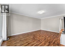 27 LOCKE Avenue - 7