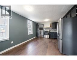 21 RENFREW Street E - 10
