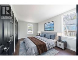 21 RENFREW Street E - 11