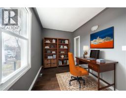 21 RENFREW Street E - 13