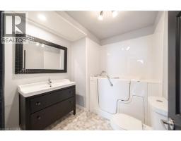 21 RENFREW Street E - 15