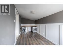 21 RENFREW Street E - 17