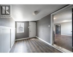 21 RENFREW Street E - 18