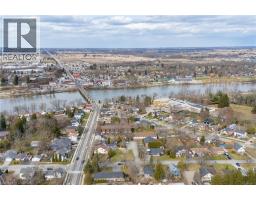 21 RENFREW Street E - 27