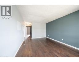 21 RENFREW Street E - 5