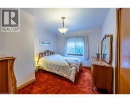 21 MCDOWELL Road W - 32