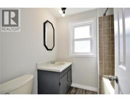 16 HUNGERFORD Road - 17