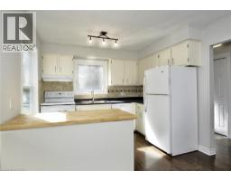 16 HUNGERFORD Road - 9
