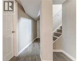 119 KINGSWOOD Drive - 32