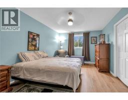 16 CALEDON Court - 18