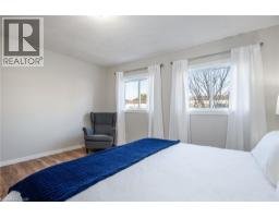 211 VERONICA Drive UnitNo. 11 - 18