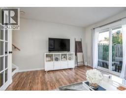 211 VERONICA Drive UnitNo. 11 - 8
