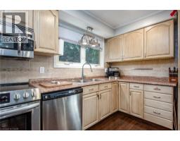 77 ROBERTS Crescent - 18