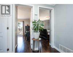 77 ROBERTS Crescent - 21
