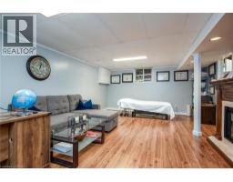 77 ROBERTS Crescent - 30