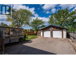 77 ROBERTS Crescent - 34