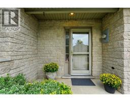 39 FOXBOROUGH Drive - 4