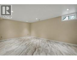 25 UPPER CANADA Drive UnitNo. 17 - 24