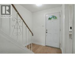 25 UPPER CANADA Drive UnitNo. 17 - 3