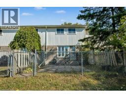 25 UPPER CANADA Drive UnitNo. 17 - 30