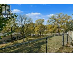 25 UPPER CANADA Drive UnitNo. 17 - 31