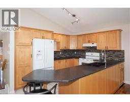 324 KEEWATIN Avenue - 9