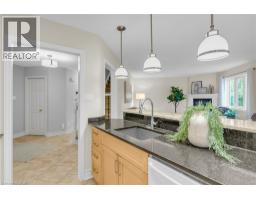 214 DARTMOOR Crescent - 16