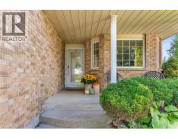 214 DARTMOOR Crescent - 3