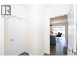 22 OAKTREE Drive - 19