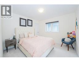 22 OAKTREE Drive - 31