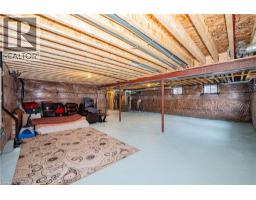 22 OAKTREE Drive - 44
