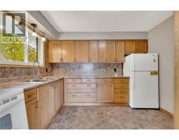 18 KINGSTON Crescent - 10