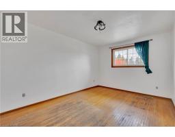 18 KINGSTON Crescent - 13