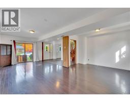 18 KINGSTON Crescent - 20